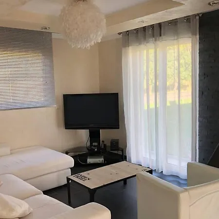 Havre De Paix Dans Le Jura Alsacien Avec Piscine Privée Externe De Mai à Septembre